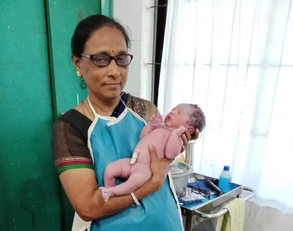 ঈদের ছুটিতেও সেবা মিলছে ইউনিয়ন স্বাস্থ্য ও পরিবার কল্যাণ কেন্দ্রে