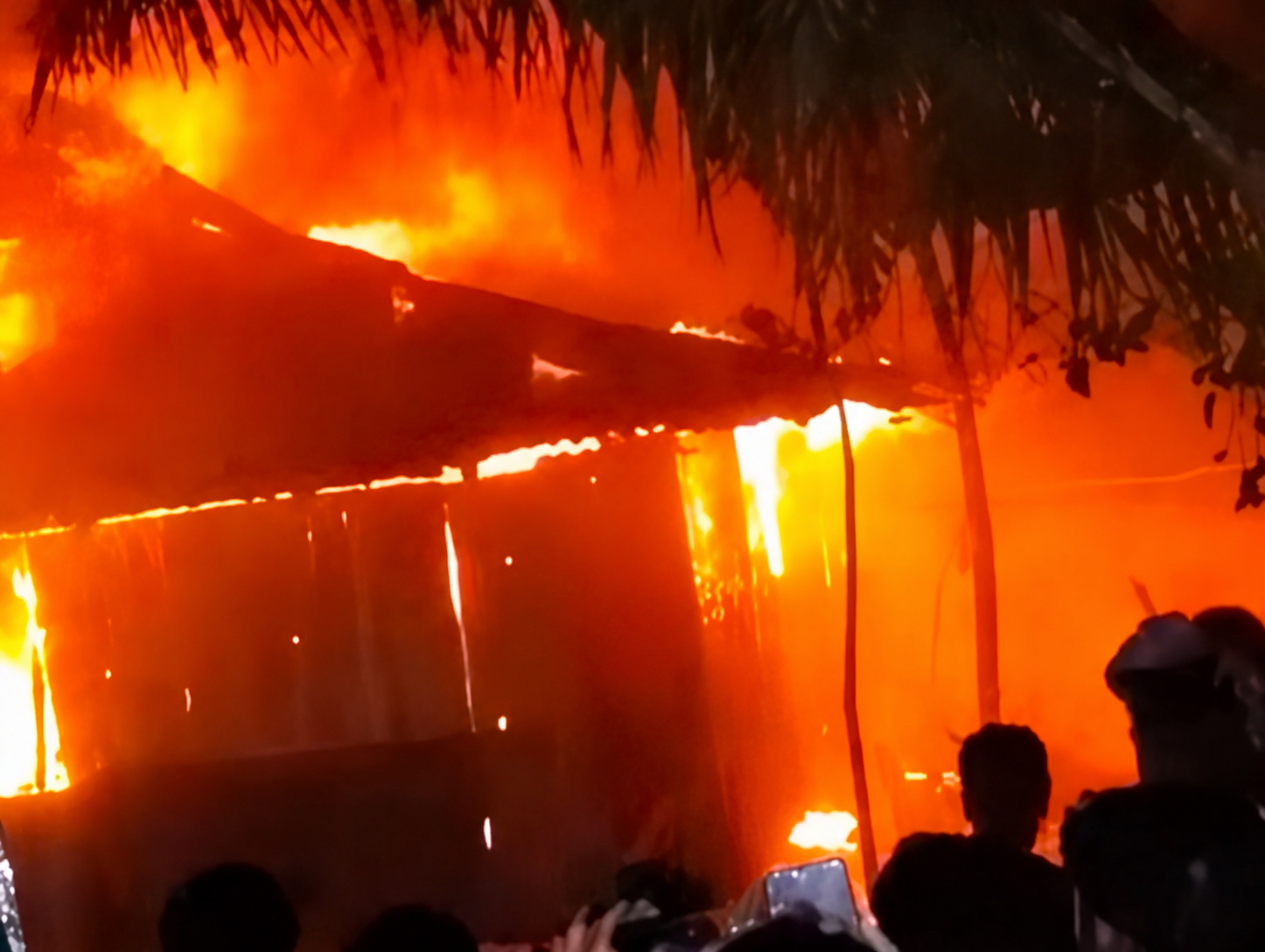 গলাচিপায় অগ্নিকাণ্ডে বসত ঘর ভষ্মিভূত