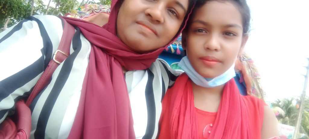 সন্তানদের ভবিষ্যতের জন্য প্রবাসে মা, সাফল্যের দিনে চোখে জল : এক যুগের ত্যাগে তিন সন্তানের স্বপ্নপূরণ, গর্বিত মা আজও হাজার মাইল দূরে